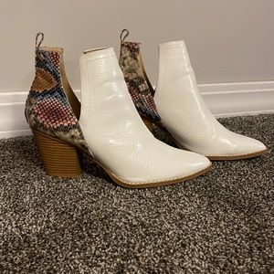 Ankle boots with heel- White with snake print- Size 10